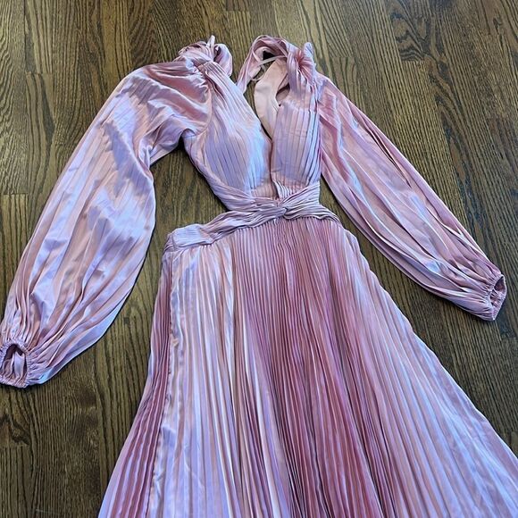 Mac Duggal Pleated Long-Sleeve Cutout A-Line Gown - Picture 7 of 12